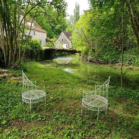 Le Moulin De Jules Et Akasha Bed & Breakfast Murat Екстериор снимка