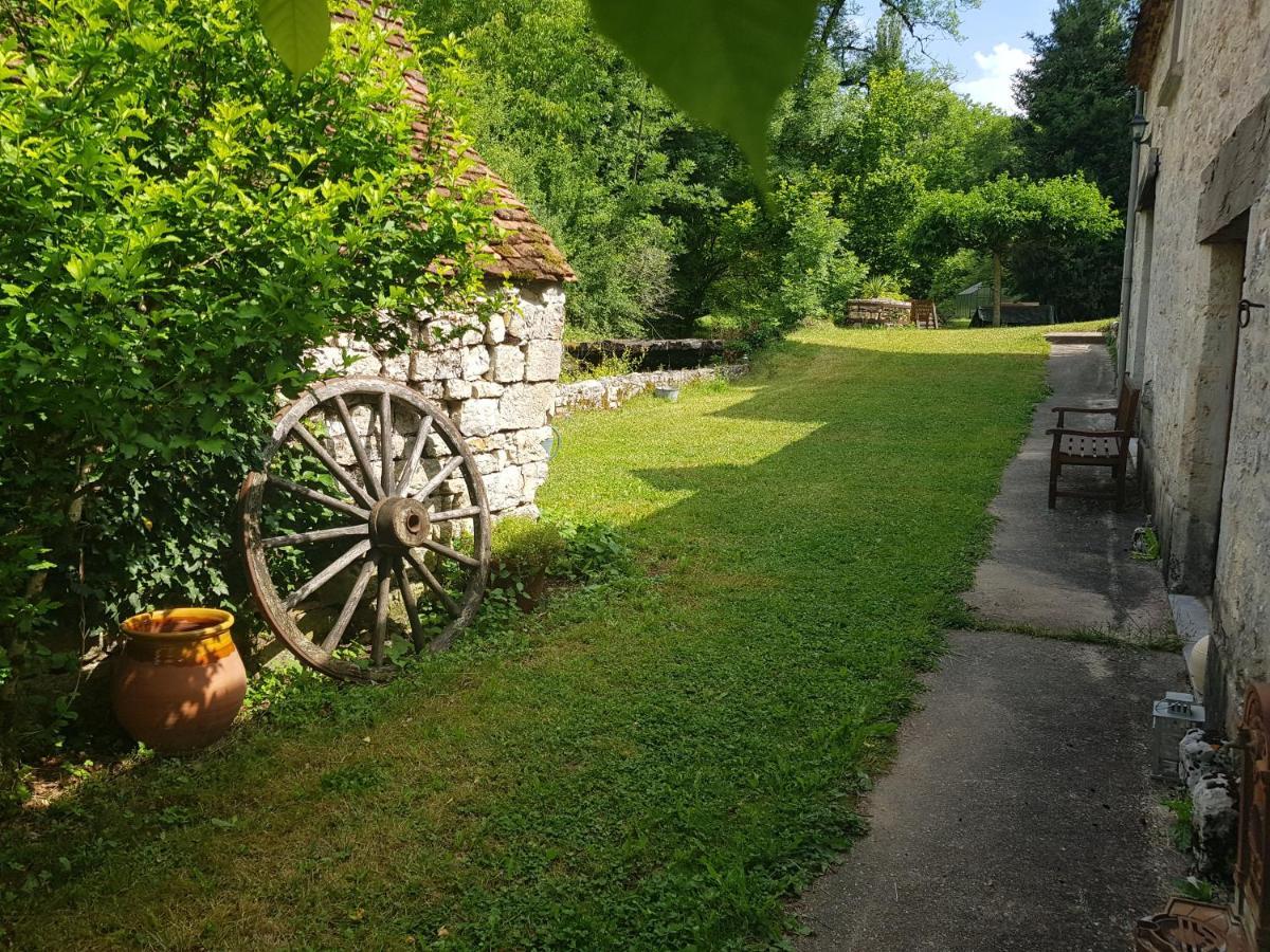 Le Moulin De Jules Et Akasha Bed & Breakfast Murat Екстериор снимка